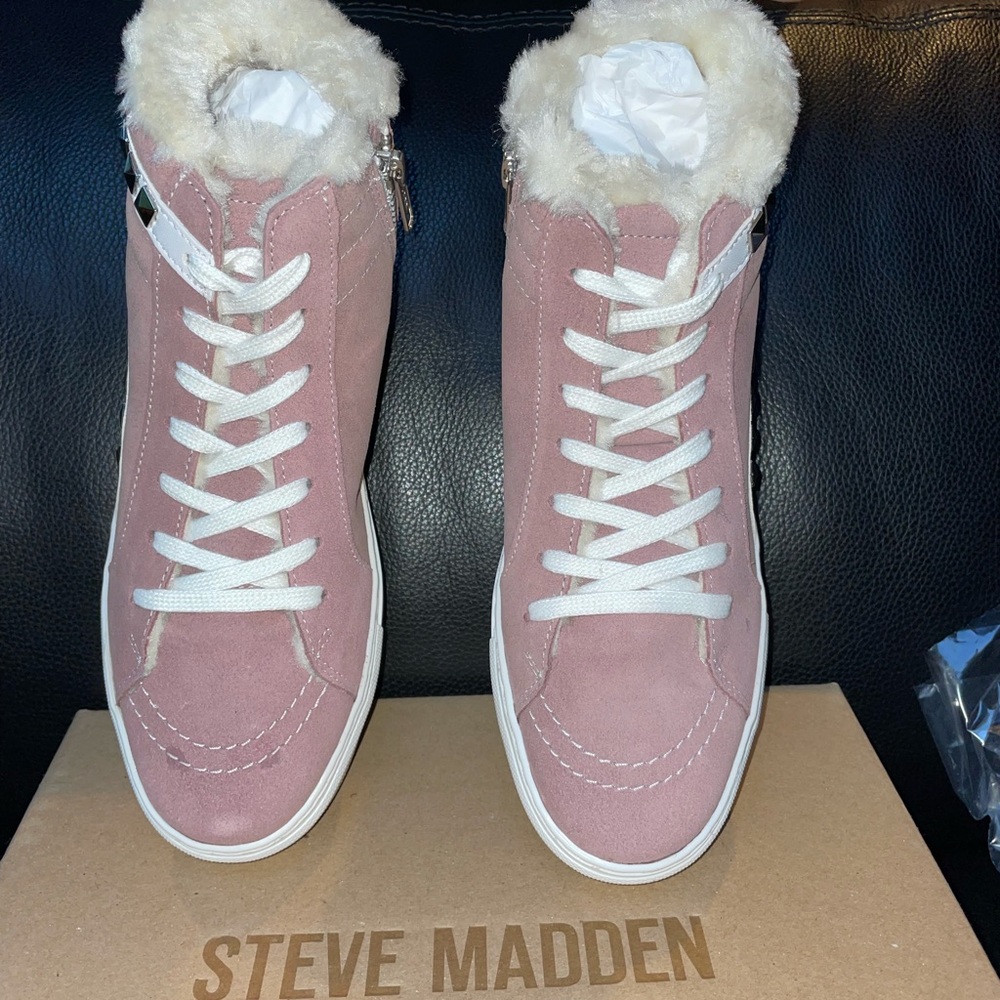 Steve Madden Tracey Leather Upper Faux Fur Studded Sneakers sz 8.5